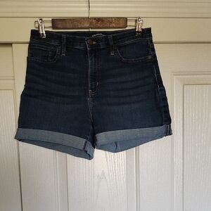 Calvin Klein Shorts .. Size 6